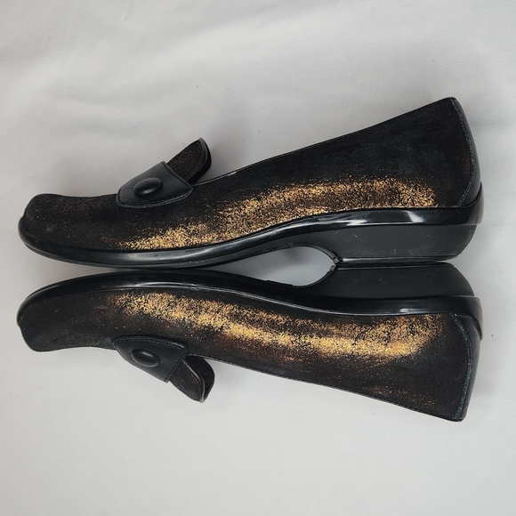 Dansko Olena Metallic Slip On Button Loafer, Copper Leather, 40 - Picture 7 of 10
